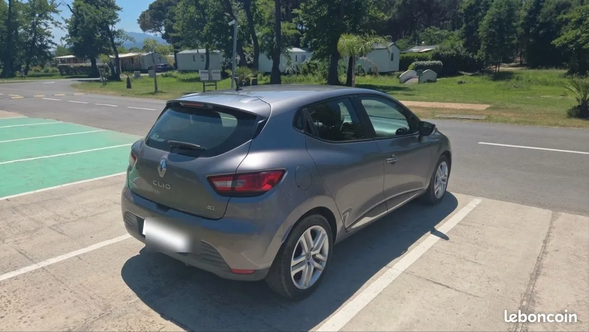 Renault Clio 2015 photo 2