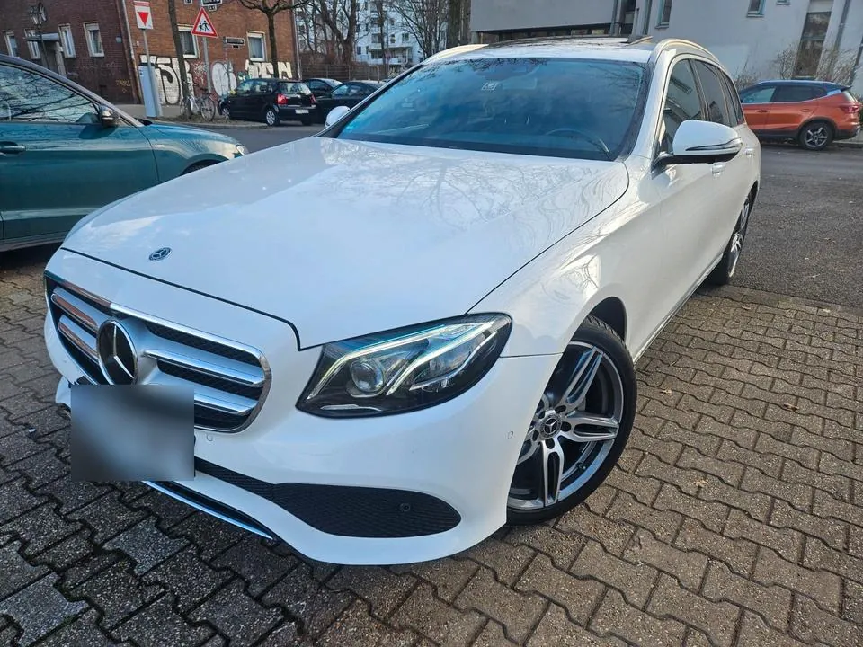 Mercedes-Benz E 220 D
