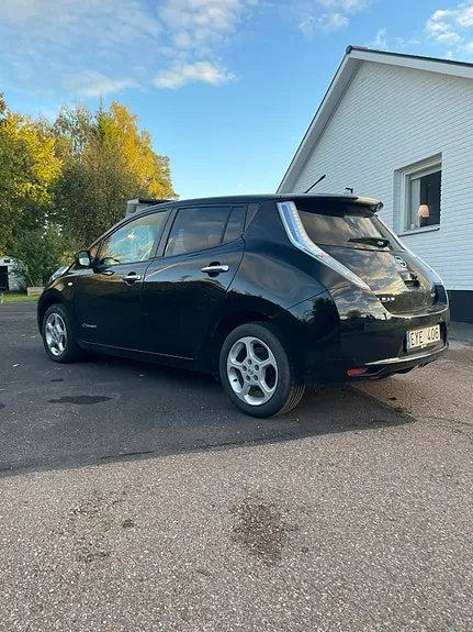 Nissan Leaf 2013 photo 2