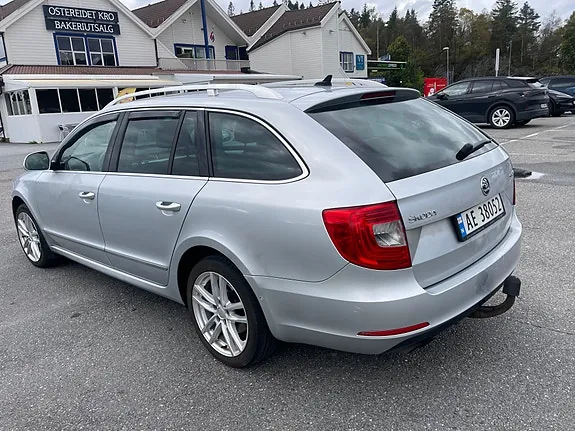 Skoda Superb 2014 photo 4