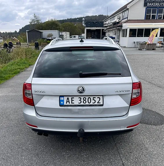 Skoda Superb 2014 photo 5