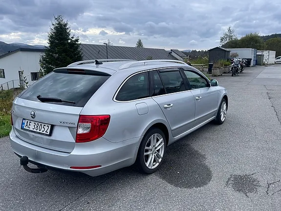 Skoda Superb 2014 photo 3