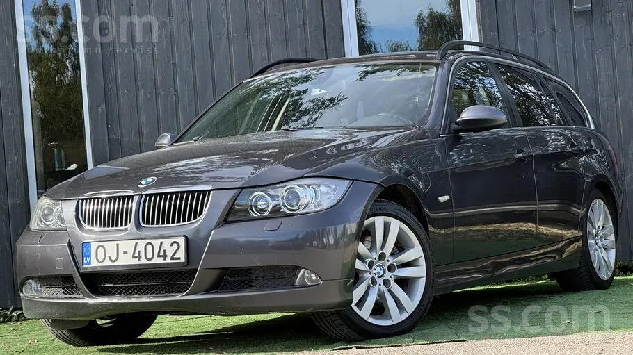BMW 330 2006 photo 2