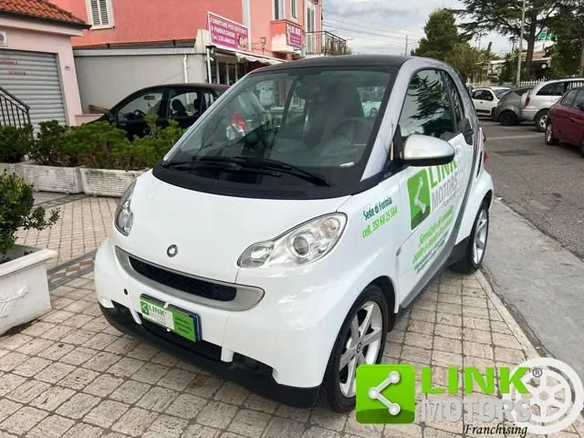 Smart Fortwo 2010 photo 2