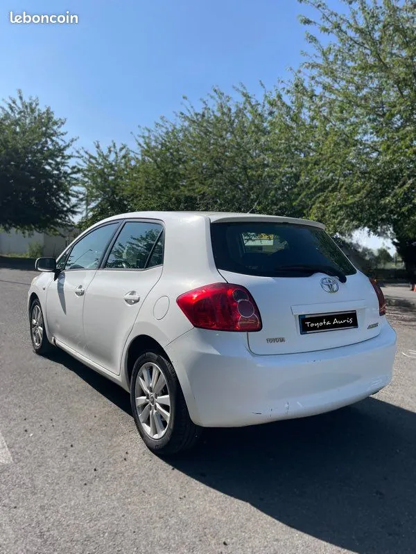 Toyota Auris 2008 photo 3