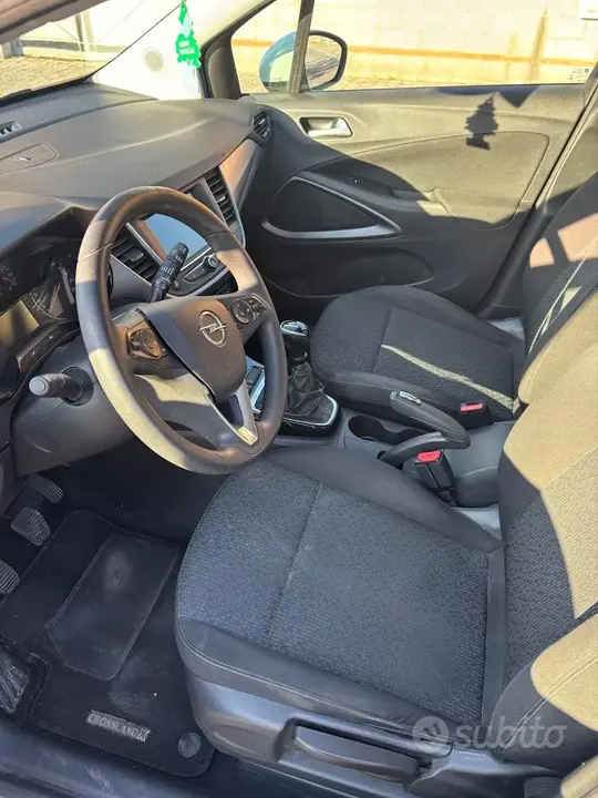 Opel Crossland 2019 photo 2