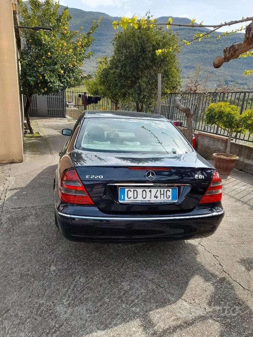 Mercedes-Benz E 2003 photo 3