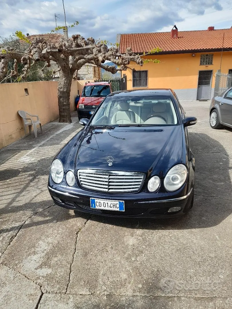 Mercedes-Benz E 2003 photo 2