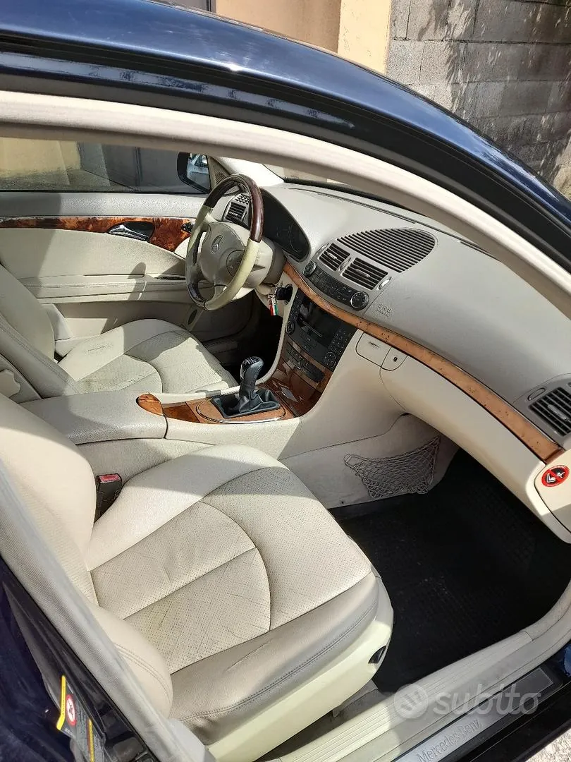 Mercedes-Benz E 2003 photo 4