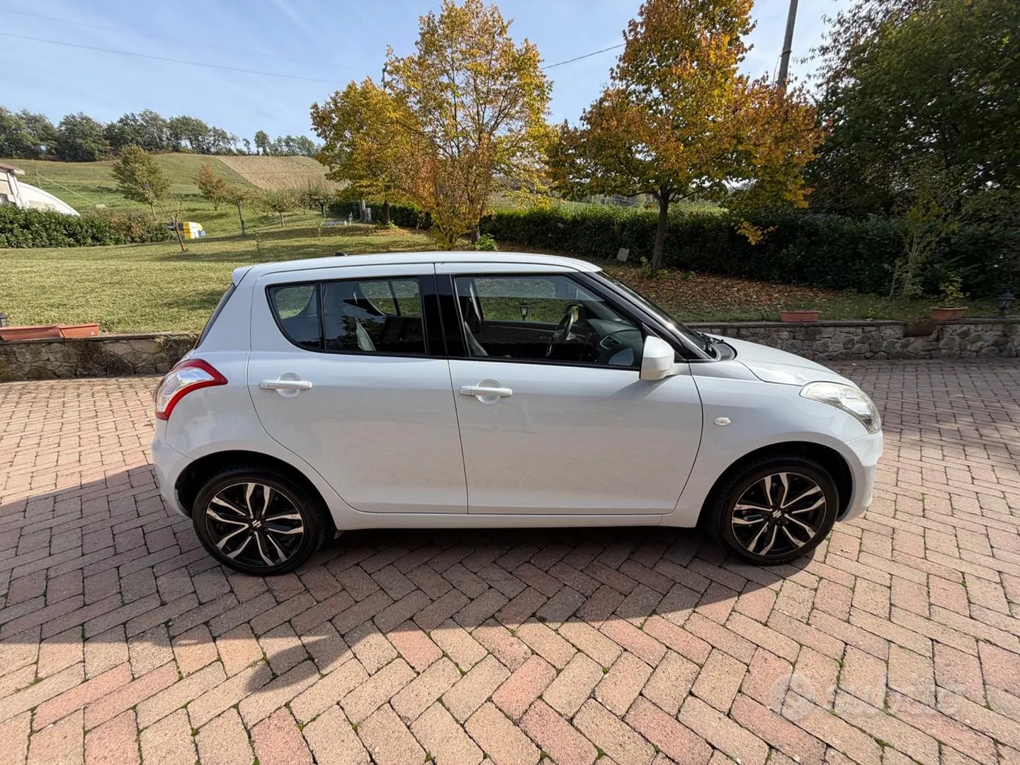 Suzuki Swift 2015 photo 3