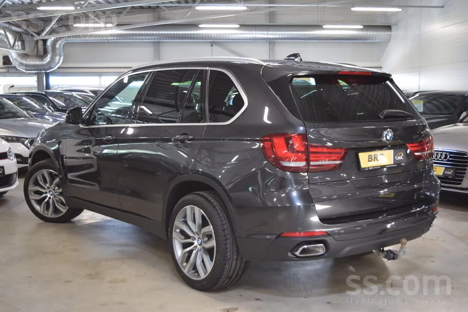 BMW X5 2015 photo 2