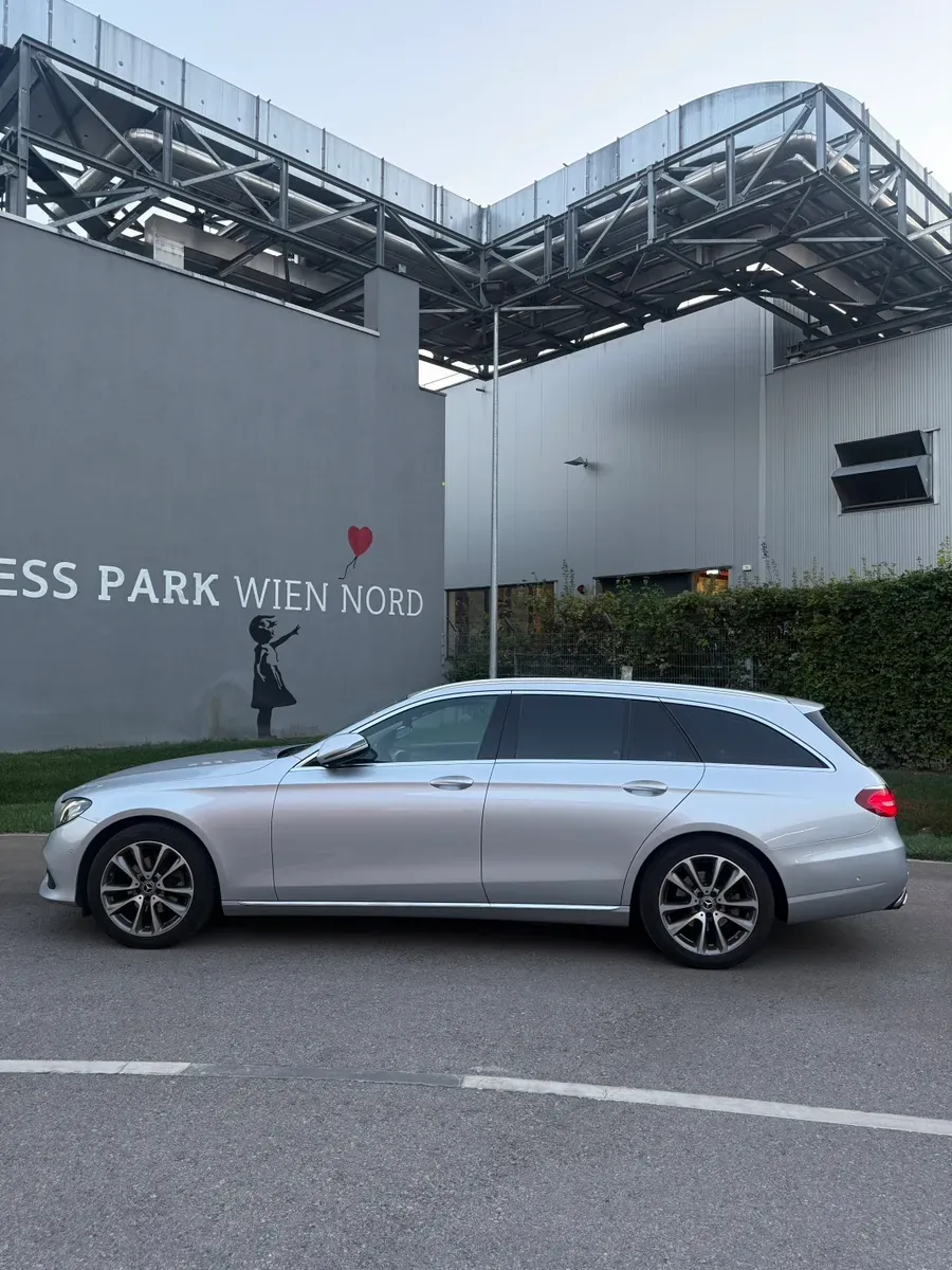 Mercedes-Benz E-Class 2017 photo 3