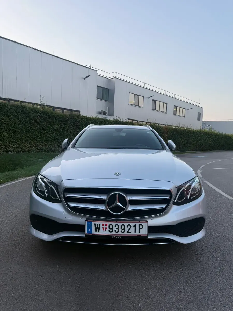 Mercedes-Benz E-Class 2017 photo 2