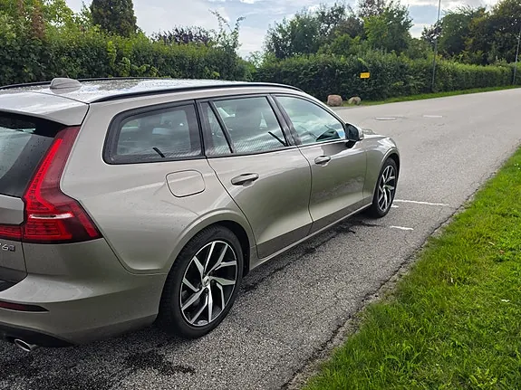 Volvo V60 2020 photo 3