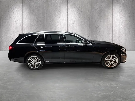 Mercedes-Benz E-Class 2022 photo 4