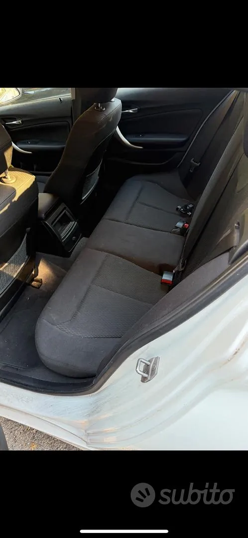 BMW 1 Series 2023 photo 3