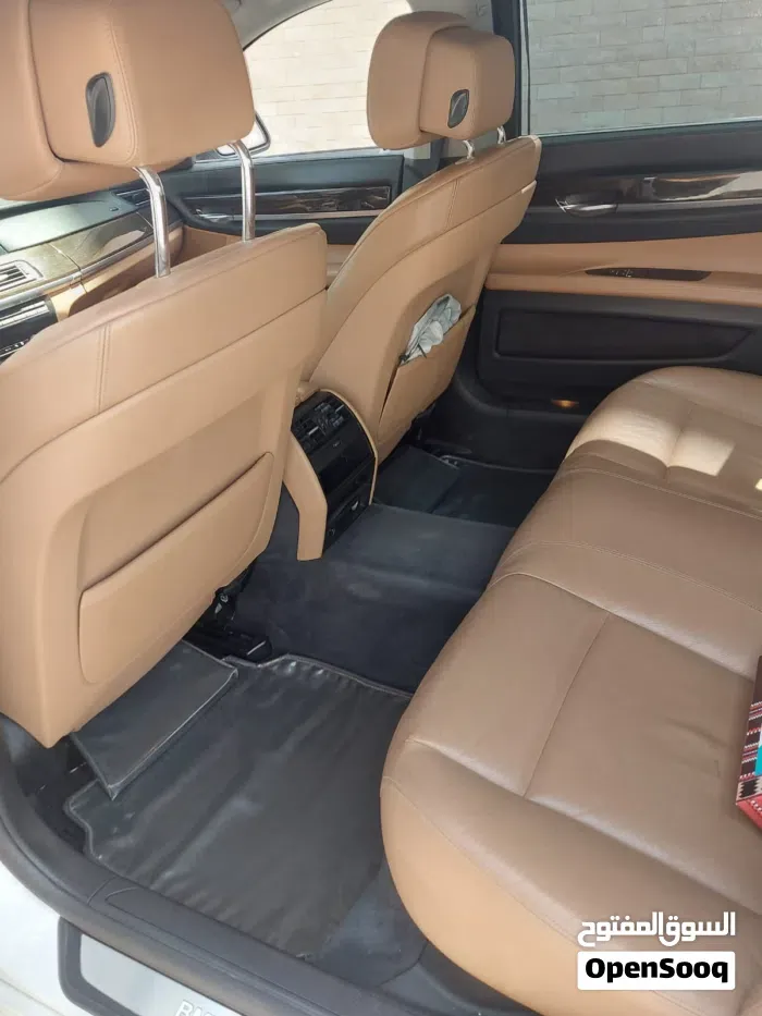 BMW 7 Series 2011 photo 3