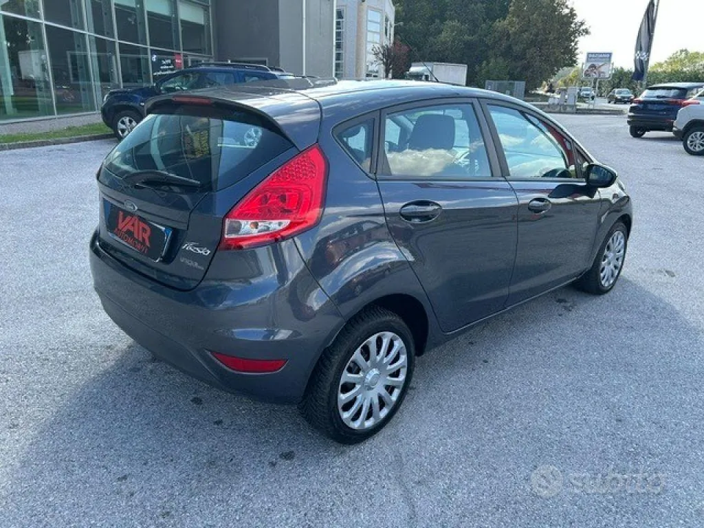Ford Fiesta 2010 photo 4