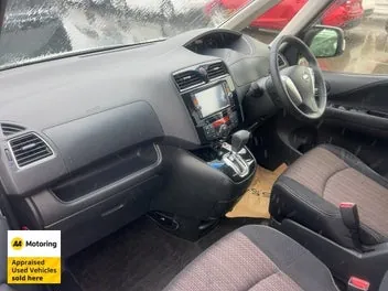 Nissan Serena 2014 photo 3