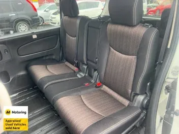 Nissan Serena 2014 photo 4