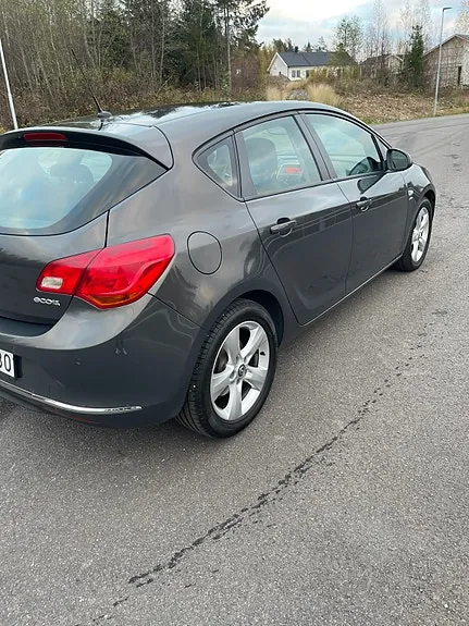 Opel Astra 2014 photo 4