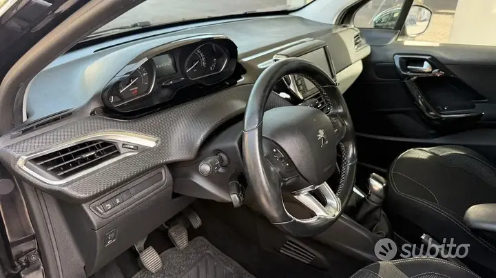 Peugeot 208 2018 photo 5
