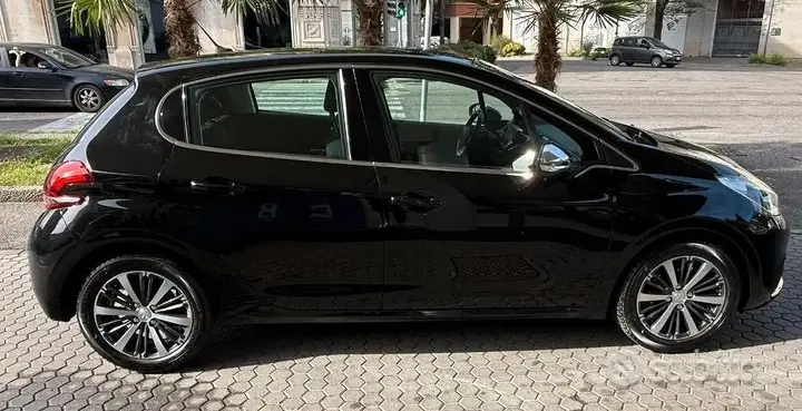Peugeot 208 2018 photo 4