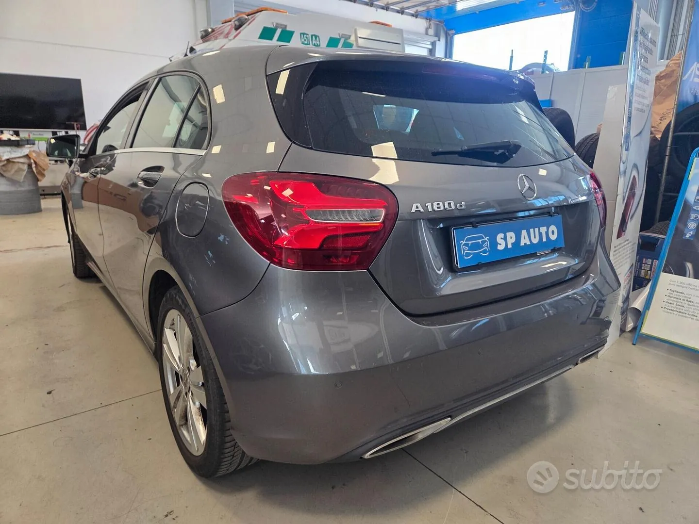 Mercedes-Benz A180 2018 photo 2
