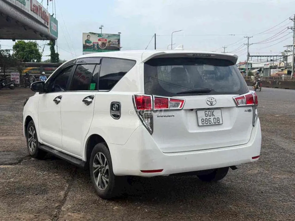 Toyota Innova 2022 photo 5