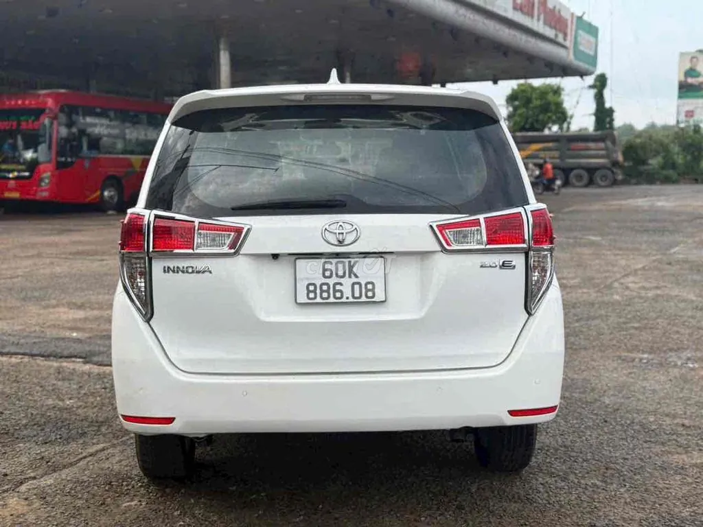Toyota Innova 2022 photo 3
