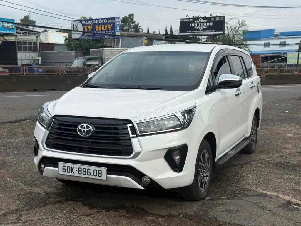 Toyota Innova 2022 photo 2
