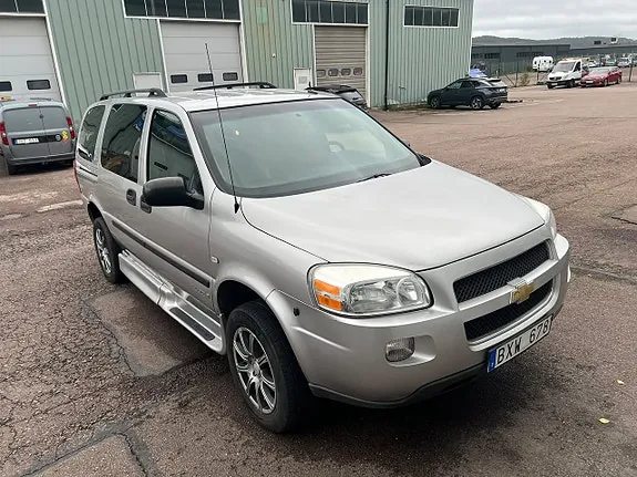 Chevrolet Uplander 2009 photo 2