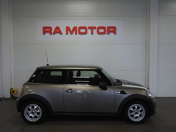 Mini One 2013 photo 4