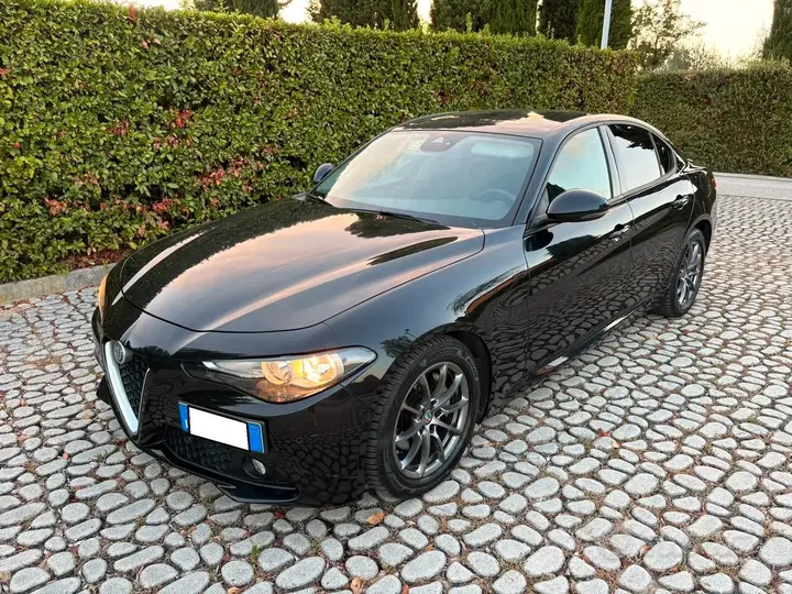 Alfa Romeo Giulia 2018 photo 5