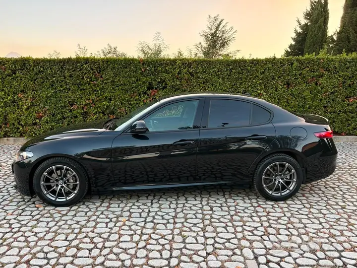 Alfa Romeo Giulia 2018 photo 3