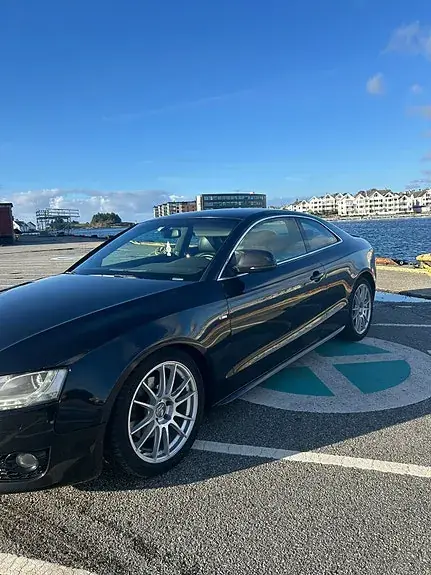 Audi A5 2009 photo 2