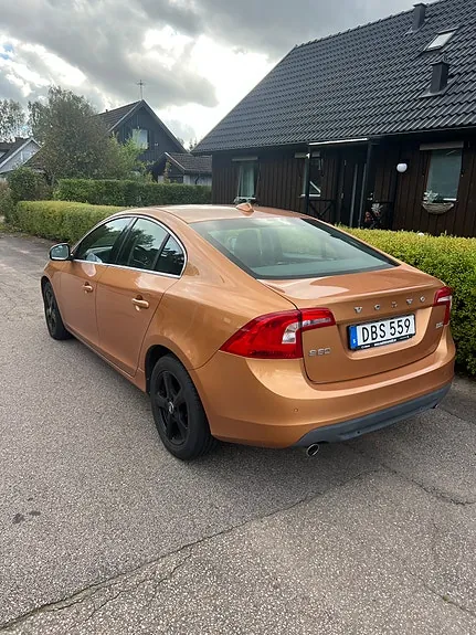 Volvo S60 2011 photo 2