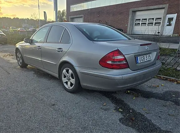 Mercedes-Benz E 200 2003 photo 4