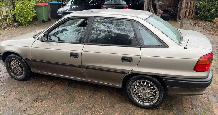 Opel Astra F