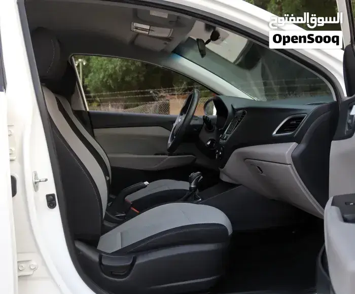 Hyundai Accent 2022 photo 3