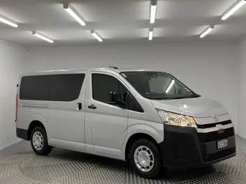 Toyota Hiace 2026 photo 2