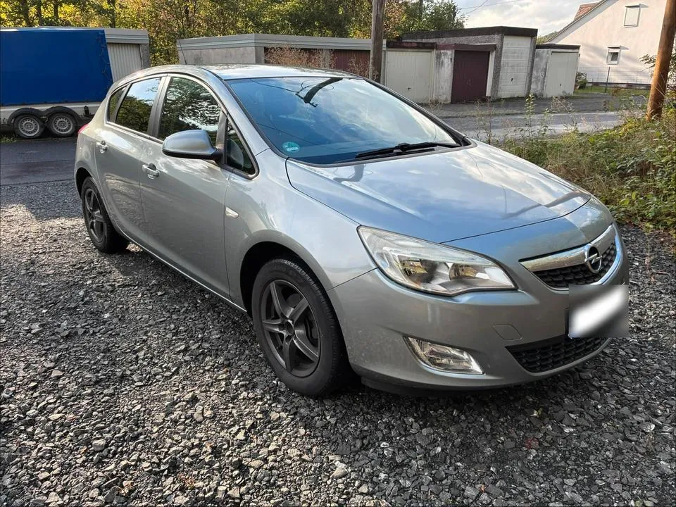Opel Astra J