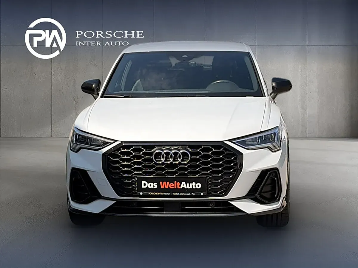 Audi Q3 2019 photo 2
