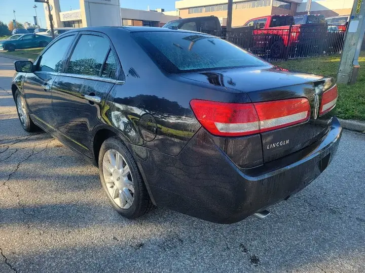 Lincoln Mkz 2010 photo 2