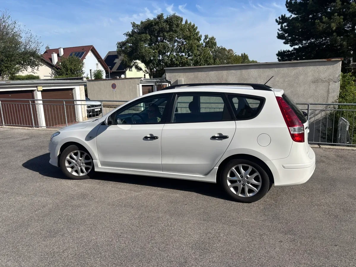 Hyundai I30 2011 photo 3
