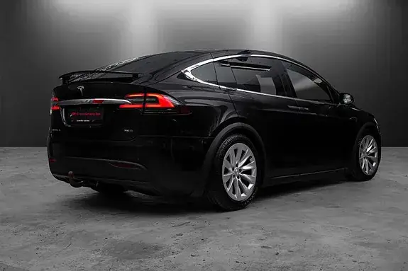 Tesla Model X 2018 photo 5