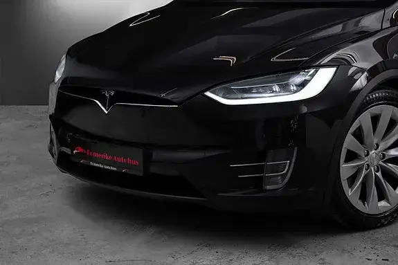 Tesla Model X 2018 photo 2