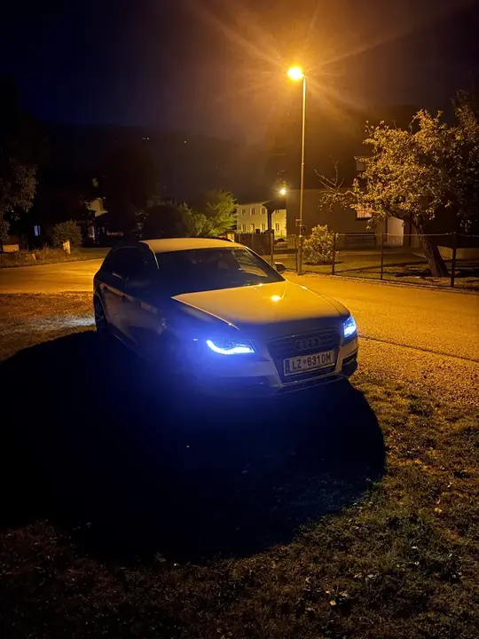 Audi A4 2009 photo 2