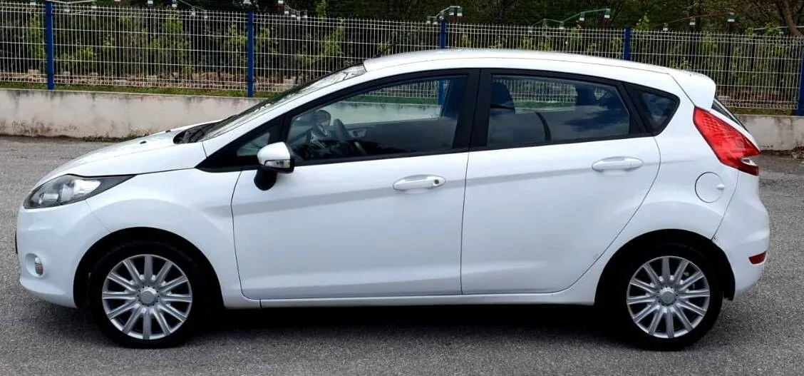 Ford Fiesta 2012 photo 4