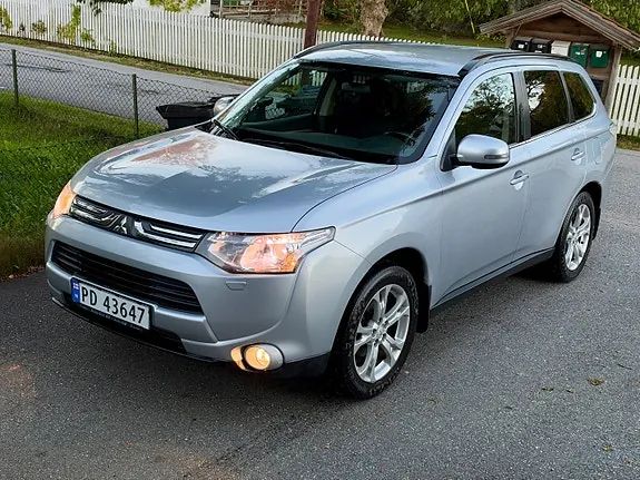 Mitsubishi Outlander 2013 photo 4